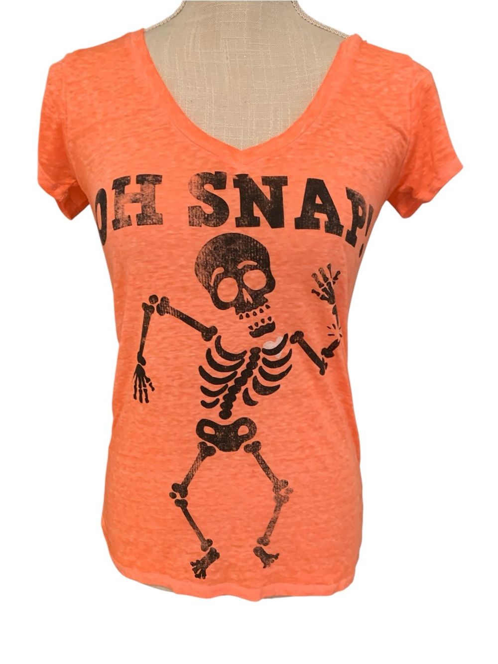 🎃FIFTH SUN V-NECK HALLOWEEN TEE. EXCELLENT CONDITION!